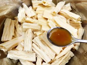 放入鸡汁，没有鸡汁用鸡粉也可以