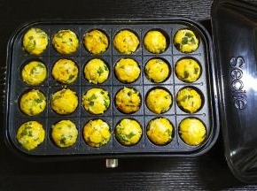 然后依次将米小球翻转别一面继续2档烧定型即可