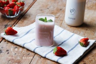 成品酸酸甜甜奶香味浓，不仅好喝而且美容养颜呢。