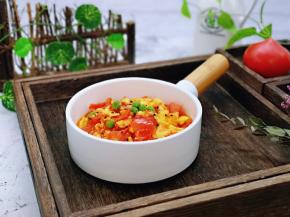 盛出装盘，撒上少许黑芝麻点缀。