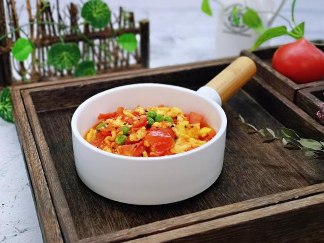 豌豆烩番茄炒蛋