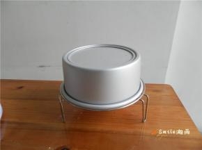 出炉震二下，倒扣待凉脱模。