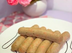给宝宝吃健康的自制香肠，大家做起来吧！