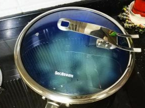 再盖上盖子煎焗5分钟