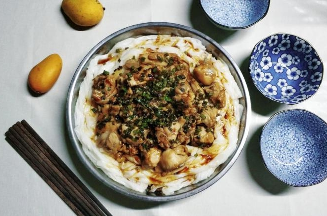 鸡肉蒸肠粉