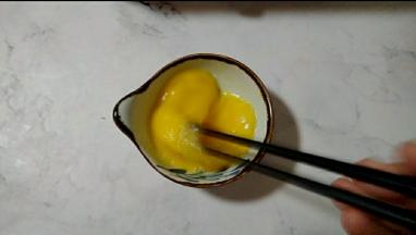 
4.打发好鸡蛋液
