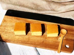 凉透后切块儿，如果是特别快的刀10分钟左右就可以切。