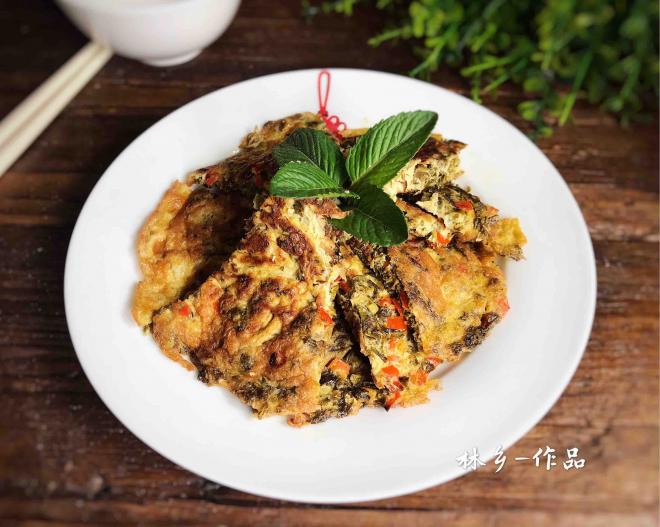 红椒香椿鸡蛋饼