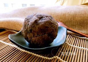 做好的馅料晾凉密封保存备用。