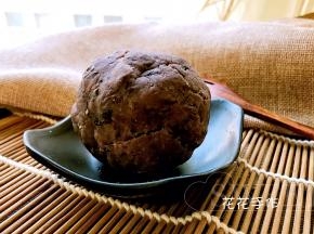 做好的馅料晾凉密封保存备用。