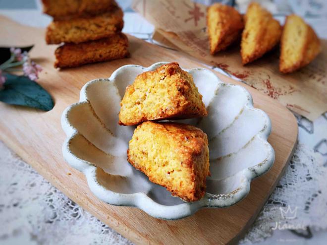 肉松咸蛋黄司康