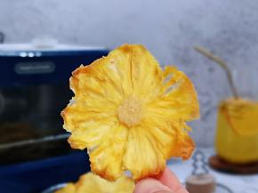 8小时后取出菠萝干，好漂亮呀！