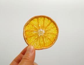 甜橙干可以直接吃也可以泡水喝。