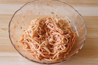 动作轻柔的搅拌均匀；