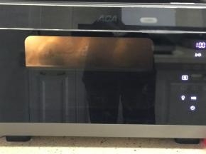 放入蒸烤箱选择纯蒸模式，100度15分钟，焖5分钟再取出。或者用蒸锅开大火烧开转中火蒸13分钟左右，蒸好后等待5分钟再开盖盖儿。
