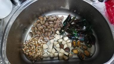 1.各种食材洗洗刷刷处理干净
