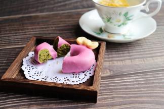 切开以后，翠绿的内芯也是漂亮的哟。