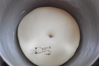 发酵40分钟，手指按下不回缩。
