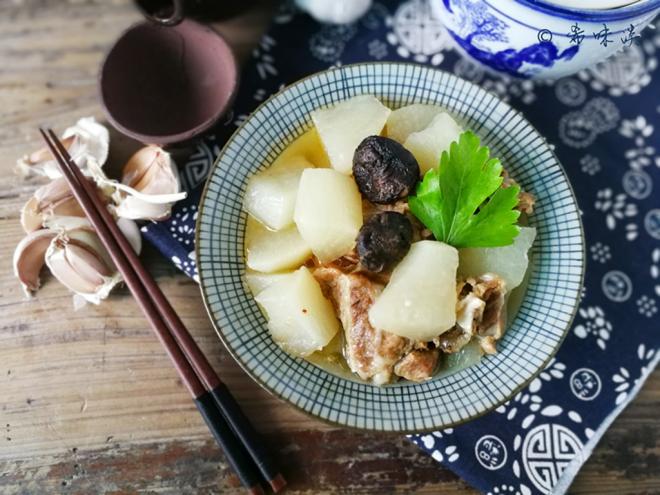 白萝卜炖排骨
