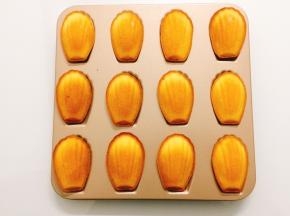 烤好后趁热脱膜