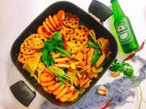 麻麻辣辣配上一瓶啤酒，美味不可挡