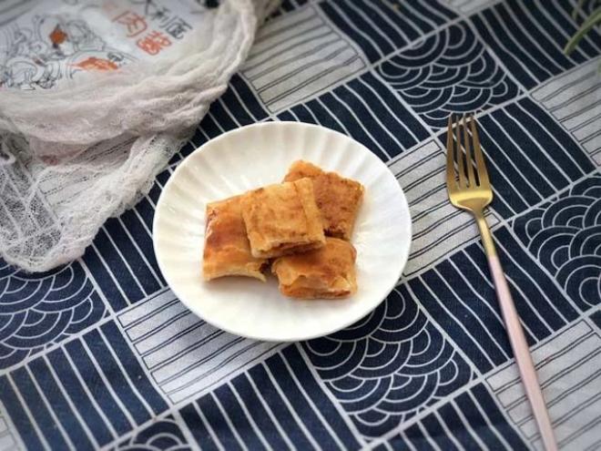 食谱|简单好吃的酱香饼，再也不用花钱买了~