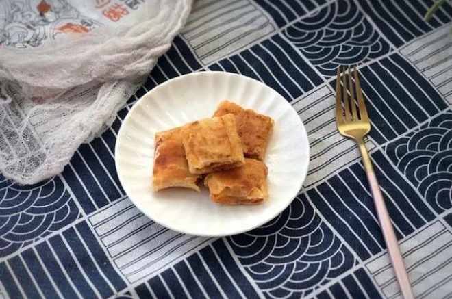 食谱|简单好吃的酱香饼，再也不用花钱买了~