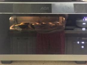 烤箱提前5分钟预热，上火178度，小火172度，中层，17分钟。分不了上下火的就用175度。