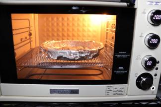 放入200度预热好的烤箱，烤制10分钟。