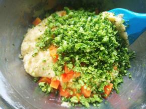 加入西兰花和胡萝