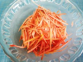 胡萝卜洗净切丝
