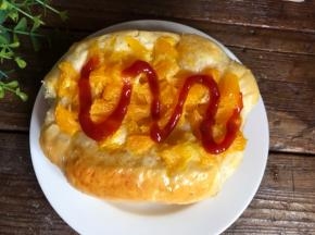 出炉后，挤入番茄沙司即可