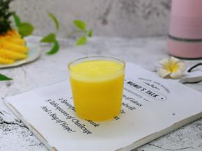 健康无添加的菠萝汁。