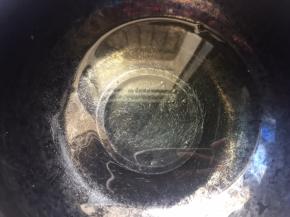 玉米油隔热水加热，有小泡的时候关火，