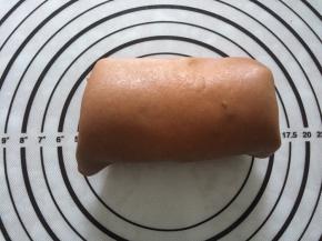 再从一头卷起，就做好了