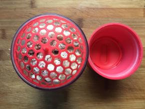 盖上盖子，内盖和外盖