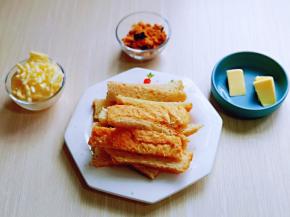 准备食材。(吐司片也可以，我是利用食材)
