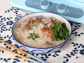 猪肝和粉肠不要吃太嫩，一定要彻底煮熟了再吃