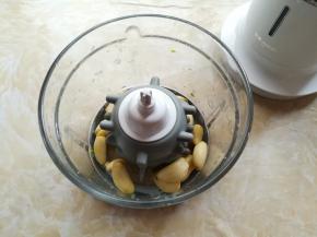 蒜米放料理机里剥皮