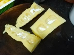 笋里均匀蘸上淀粉