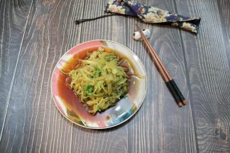 这样凉拌很脆，很鲜美。