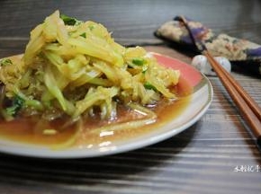 凉拌莴笋成品图