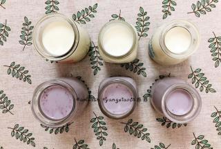 分装至小瓶子里，这里的量可以分成6个小瓶子，分装好，盖上盖子