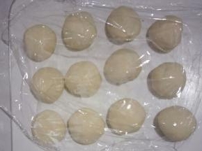 依次做好，盖保鲜膜防止水分流失