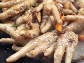 加入味精，翻炒均匀即可