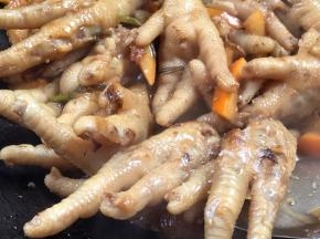 加入味精，翻炒均匀即可