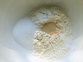 将各种粉类混合均匀。