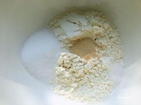 将各种粉类混合均匀。