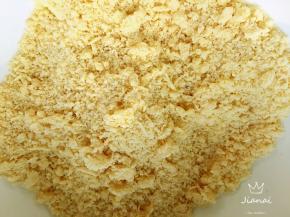 揉搓成均匀的细碎小颗粒。