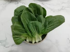 上海青撕开，然后洗干净